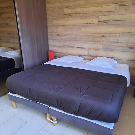 Locations Sylvittel Apartment Phòng bức ảnh