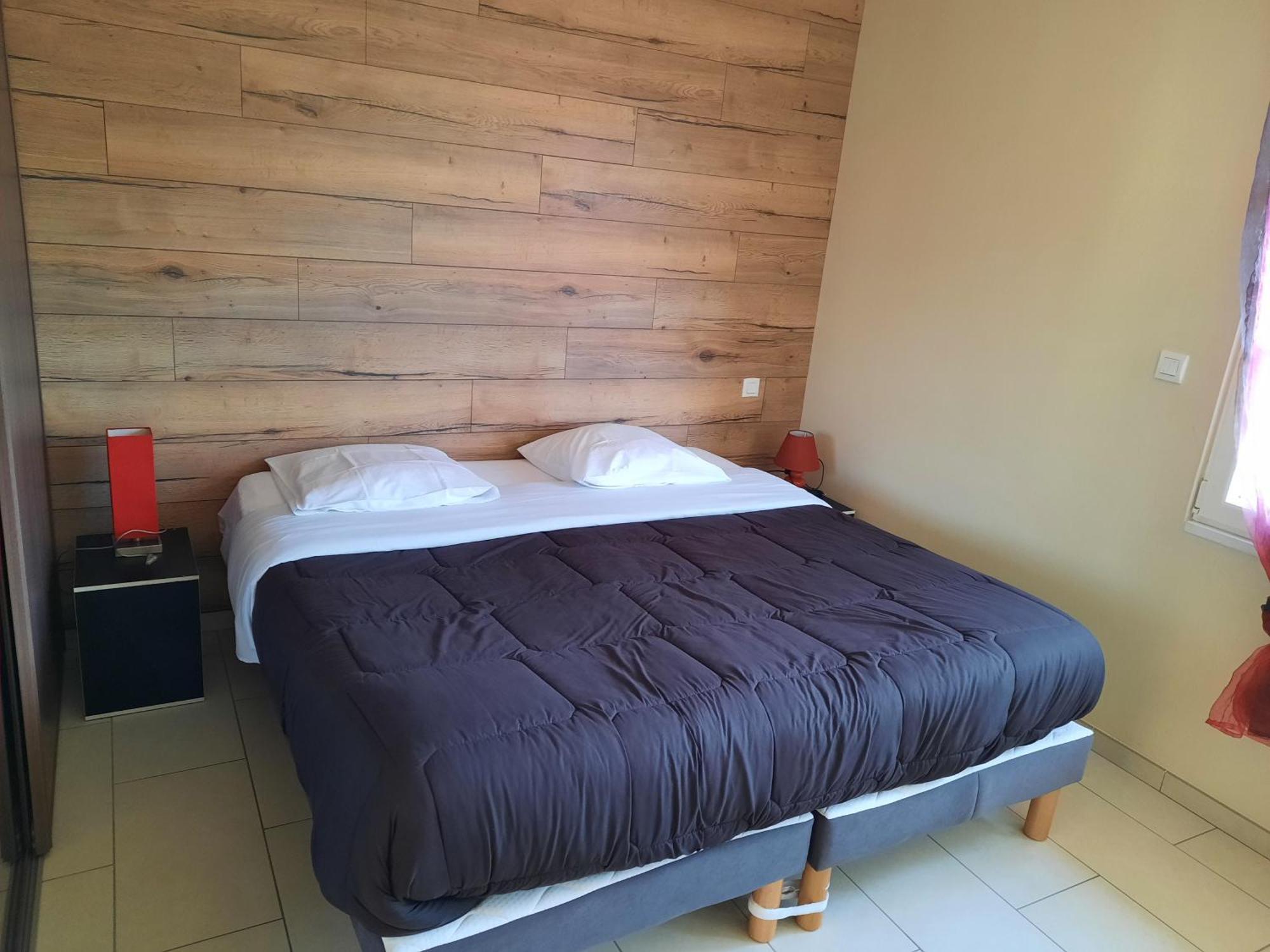 Locations Sylvittel Apartment Phòng bức ảnh